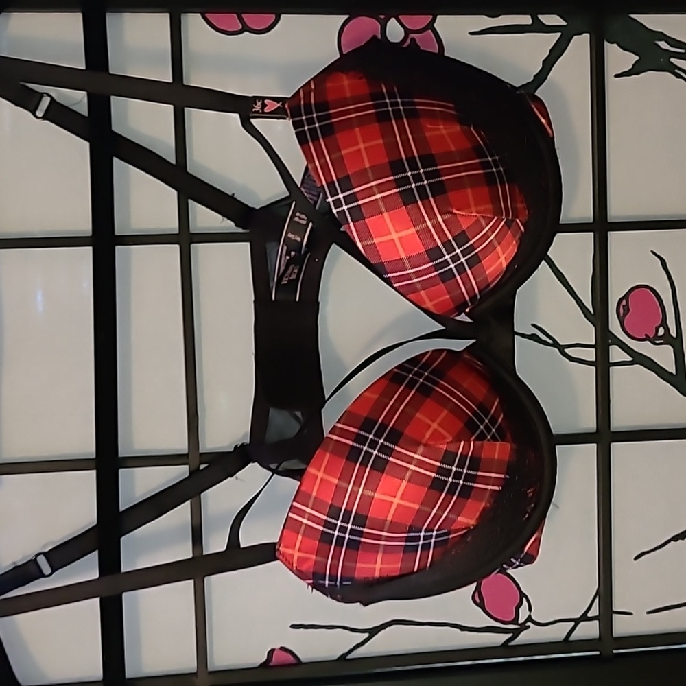 NWT - Victorias Secret Very Sexy Push Up Bra Red Black Plaid Size 36C
